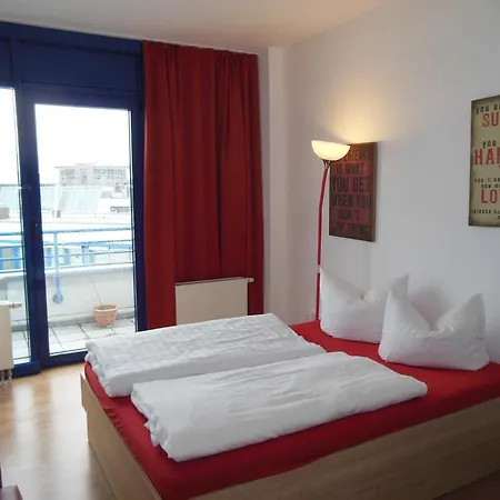 Lut10her Sky-fly Guest house Leipzig